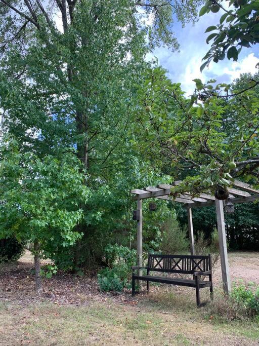 Maisonnette En Clairiere De Foret Gambais Esterno foto